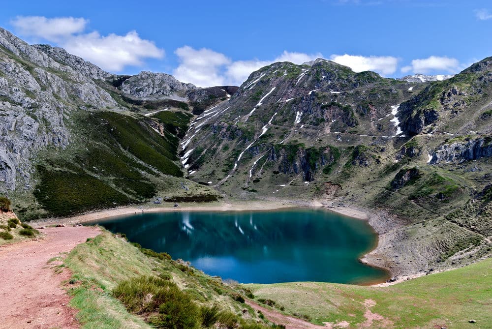 Lago de la Cueva