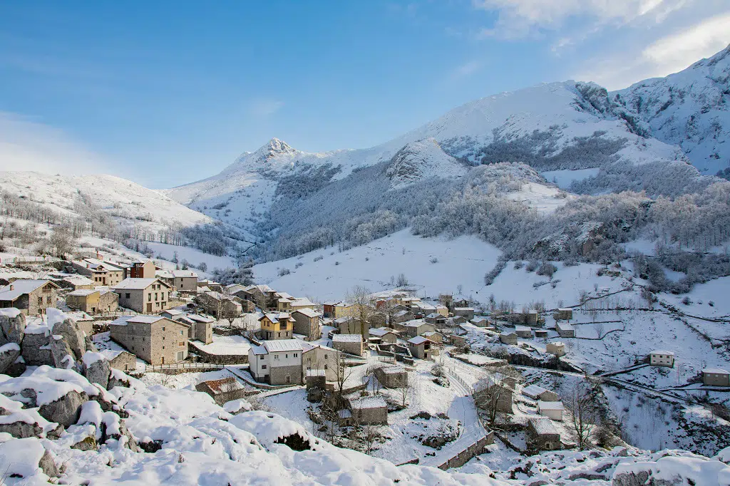 Sotres, Asturias, uno de los pueblos que más nieva en España