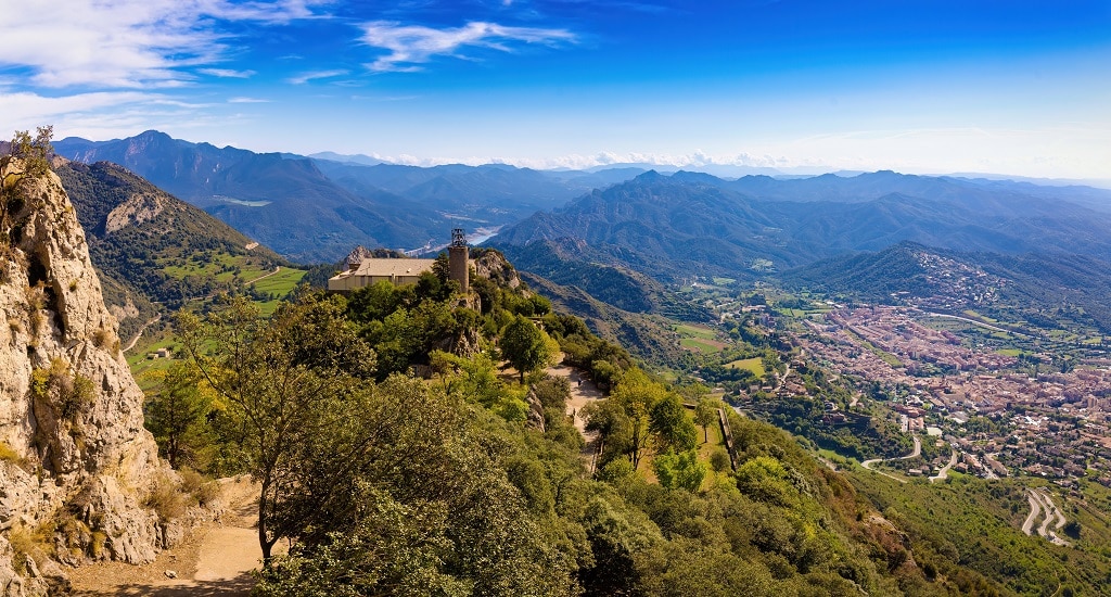 Monasterio de Queralt y pueblo de Berga