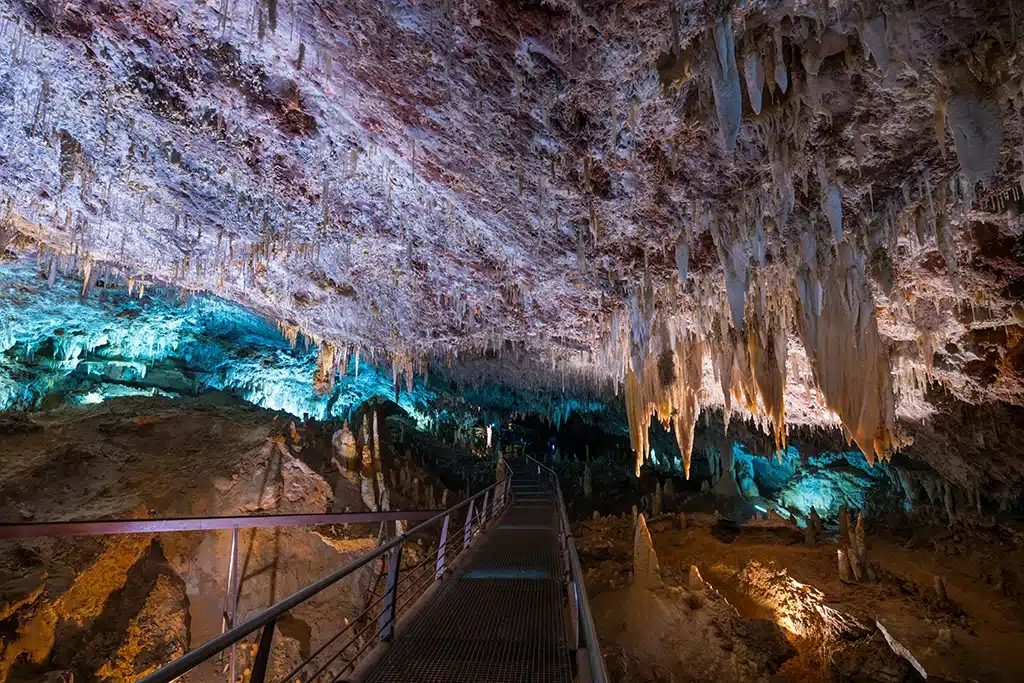 El Soplao, una cueva accesible en Cantabria, la primera de Europa