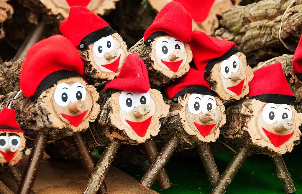 El Tió de Nadal, peculiar personaje navideño de la tradición catalana.