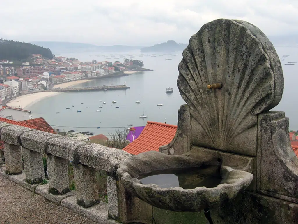 Vista de Raxó (Pontevedra) desde el mirador de A Granxa. Por Astervick